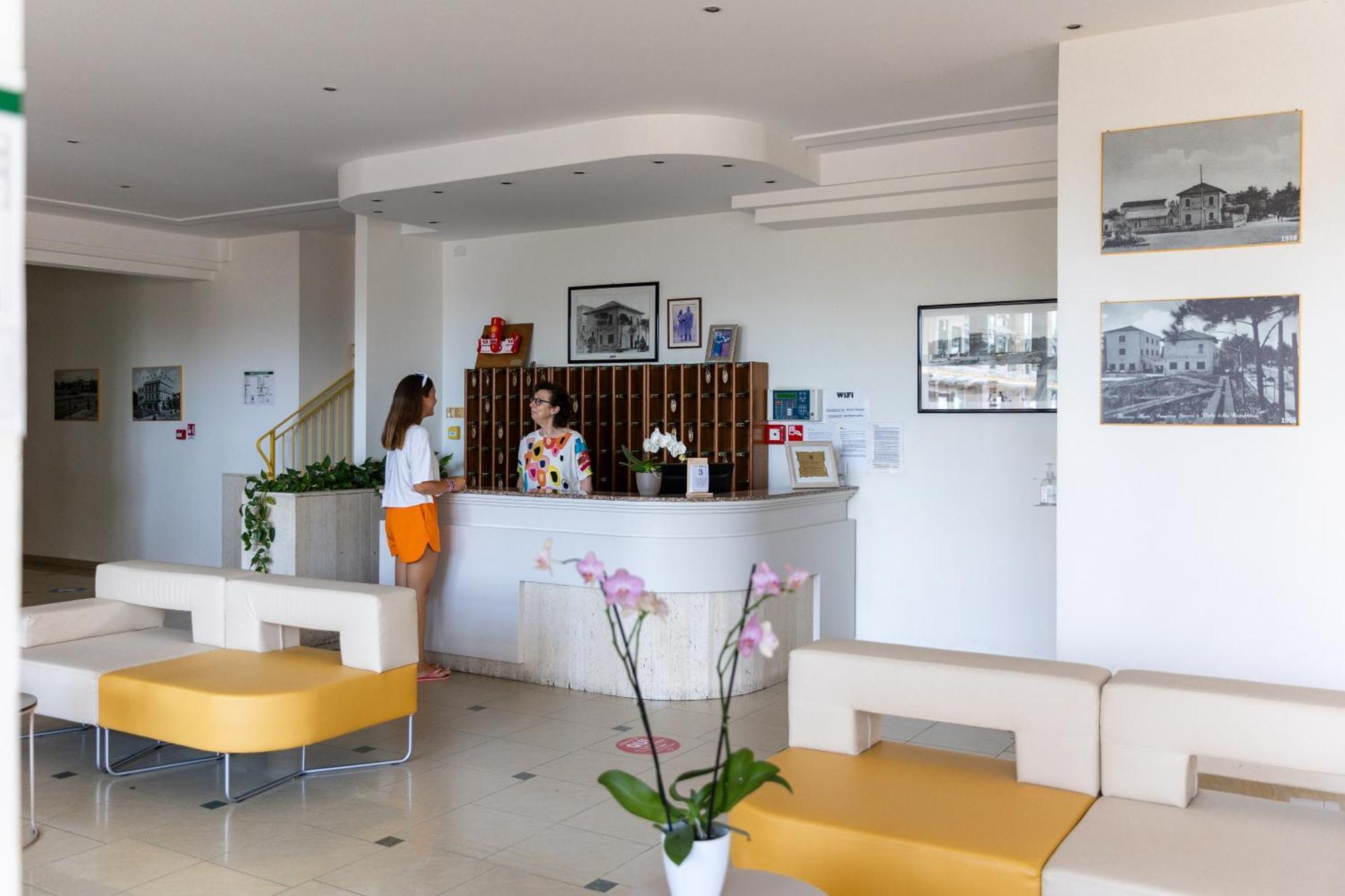 Savoia Hotel ミザーノ・アドリアーティコ エクステリア 写真